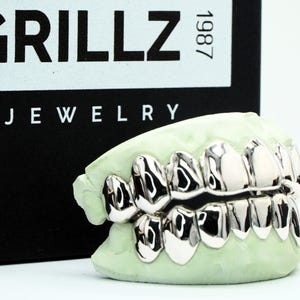 Custom Grillz: Natural Style Dental Jewelry