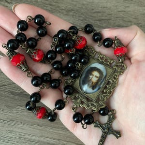 The chaplet of the holy face of Jesus