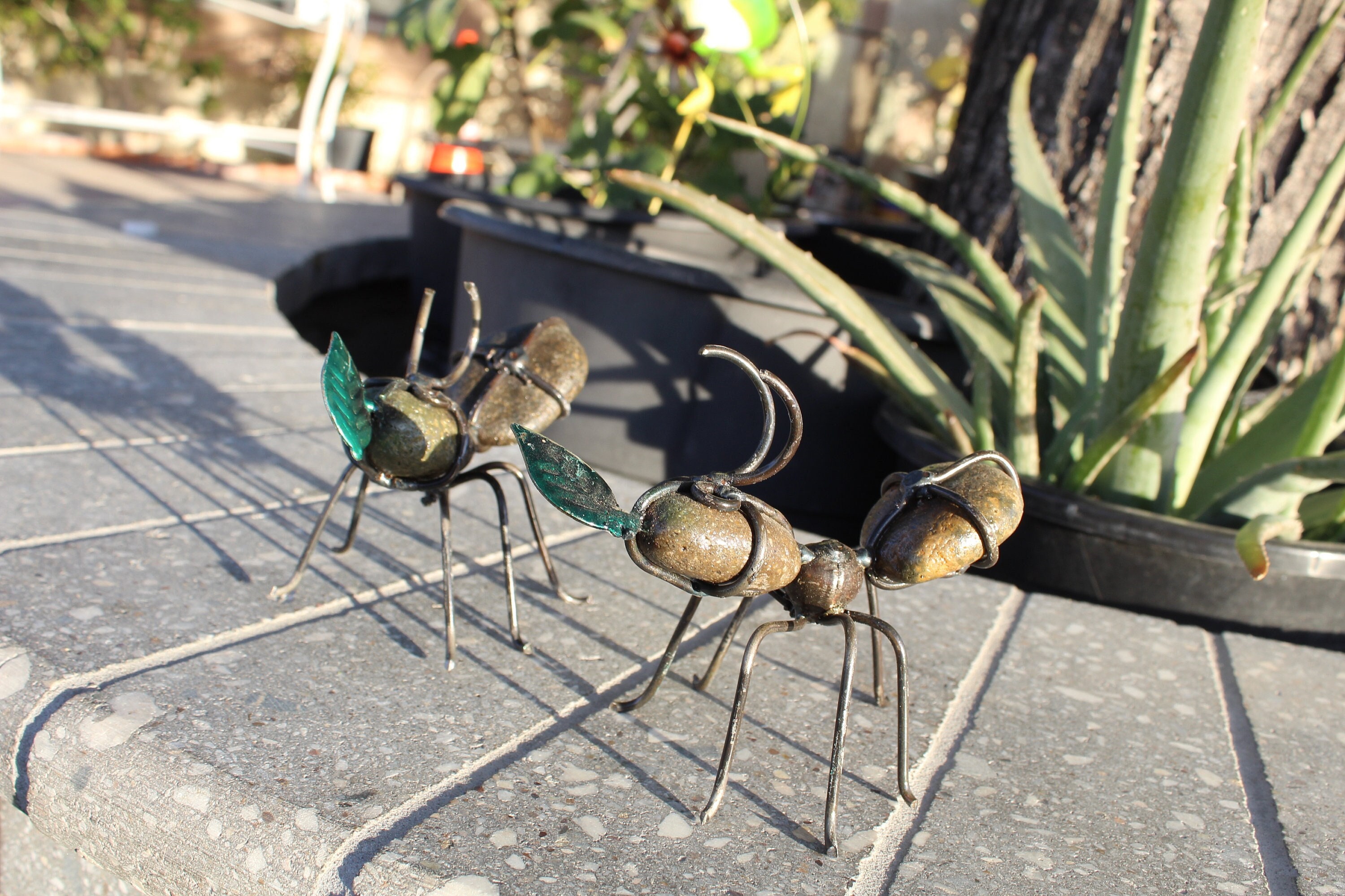 TUYUET Metal Ants Garden Decor, Craft Ant Yard Art, Indoor and Outdoor Ants  Wall Sculptures，Patio Lawn Garden Ornaments Ant Insect Wall Decorations