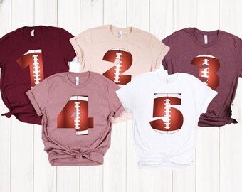 Camiseta con número de fútbol personalizada - Camiseta con textura de balón - Conjunto con número de jugador de fútbol - Regalo para fanáticos de los deportes - Ropa de equipo personalizada