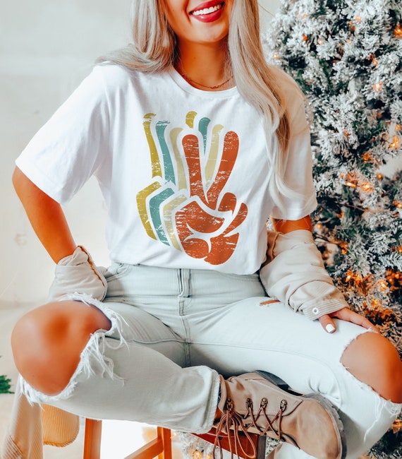 Peace Hand Sign Shirt Retro Peace T-Shirt Peace Lover Tee Support  Peace Apparel Human Equality Clothes No War Yes Peace Tee
