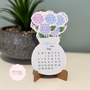 2025–2026 Flower Vase Desk Calendar – 18-Month Standing Calendar with Hydrangea Design | Handmade, Compact & Functional