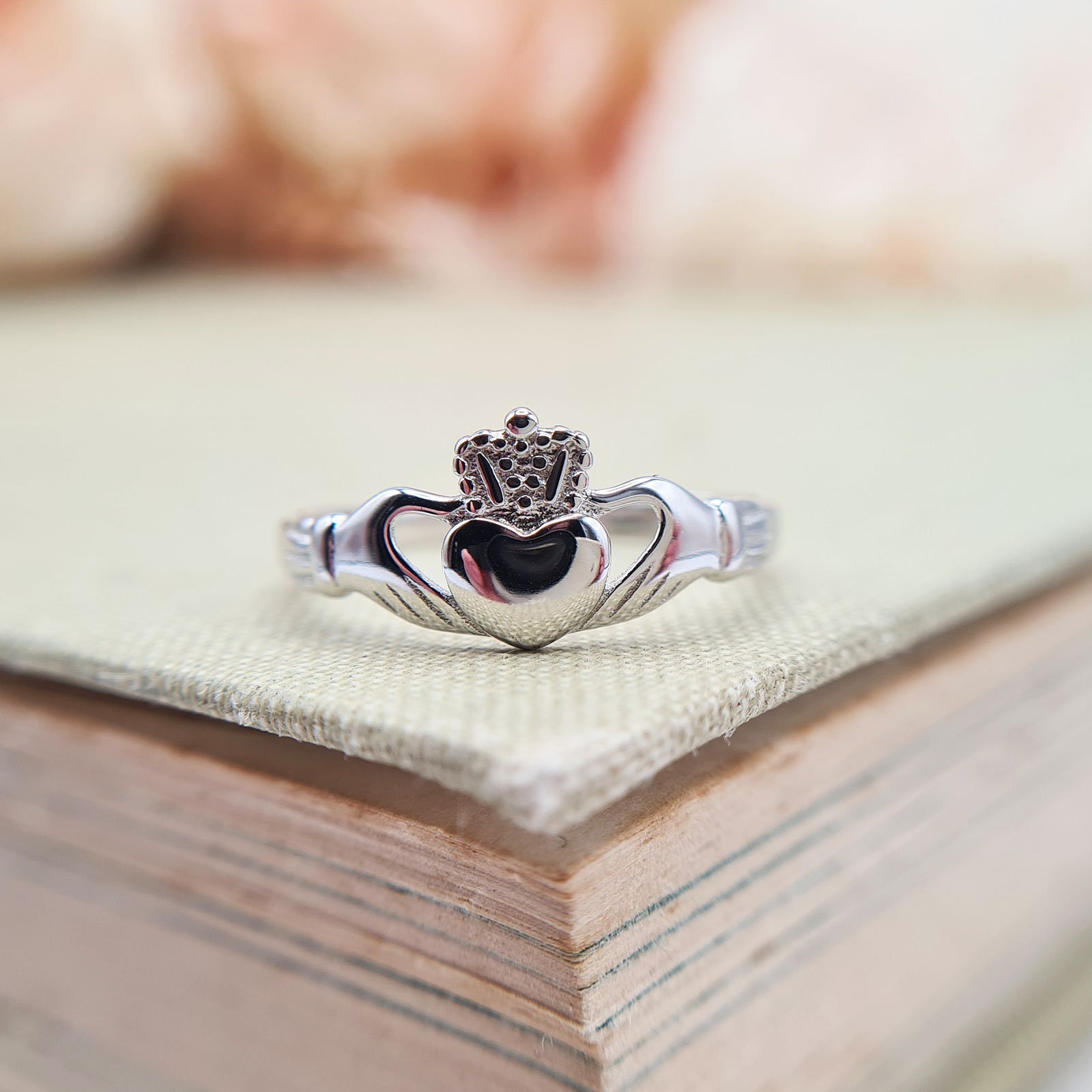Women's 925 Sterling Silver Celtic Claddagh Ring - Etsy Canada