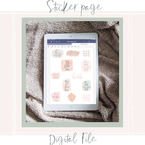 Könnte beinhalten: Eine digitale Sticker-Seite für die Goodnotes-App mit einer Vielzahl von Stickern mit inspirierenden Zitaten und Designs in den Farben Rosa, Beige und Grün. Die Sticker enthalten Sätze wie "Sei still", "Es kann Frieden hier sein" und "Er ist noch nicht fertig".