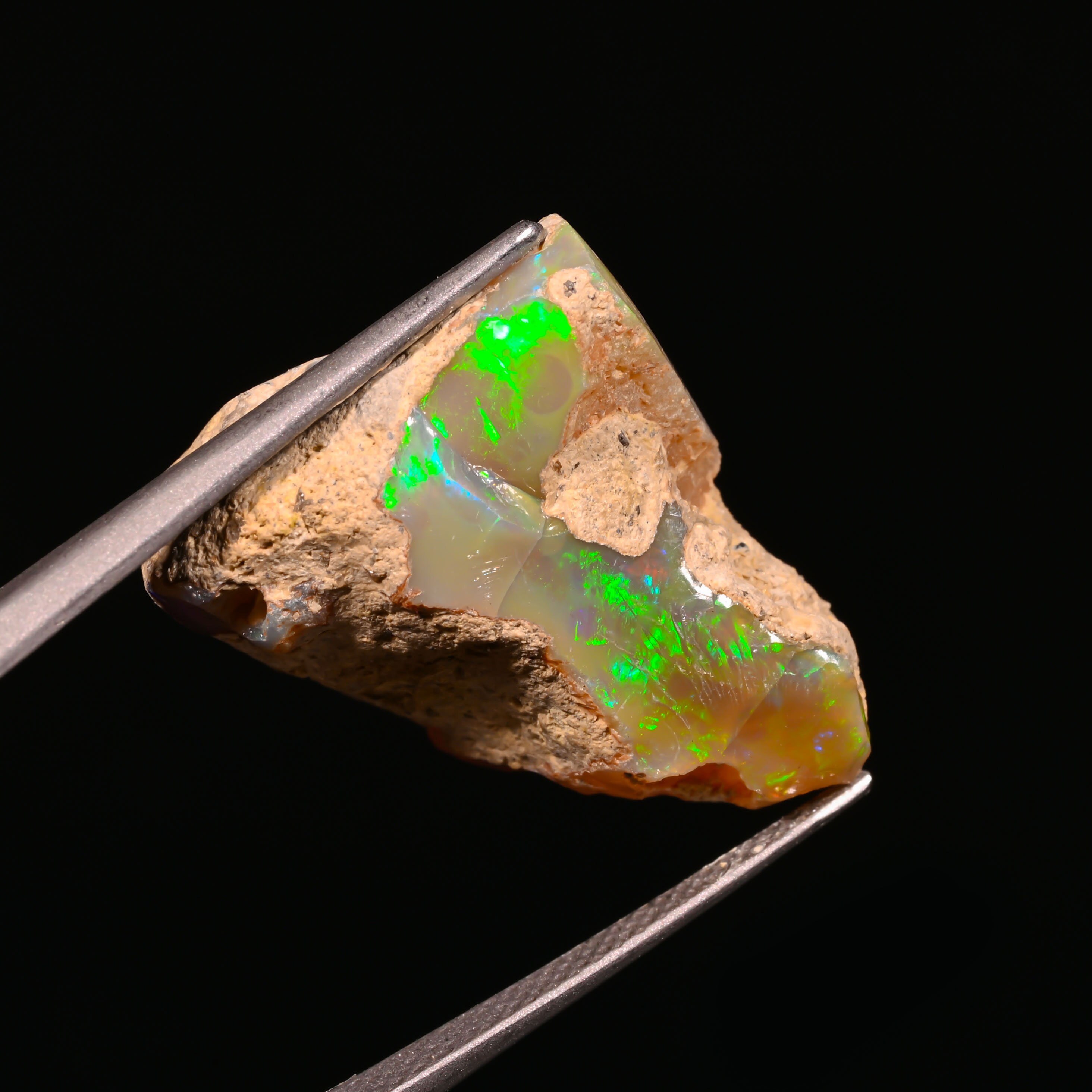 エチオピア産オパール原石 - 鮮やかなマルチファイアオパール