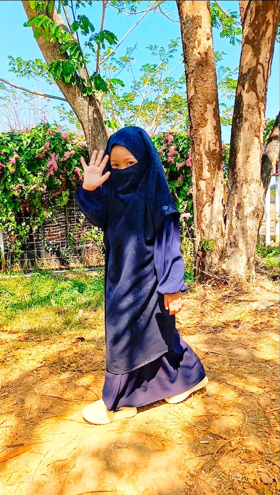 Jilbab sales bleu nuit