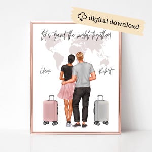 Può includere: Stampa incorniciata con sfondo mappa del mondo e la scritta "Let's travel the world together!". L'immagine presenta una coppia con valigie, con i nomi "Claire" e "Robert". Download digitale.