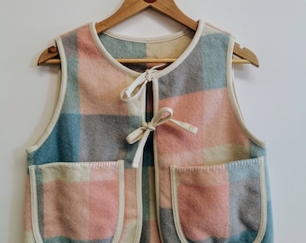Taille S - GILET EN LAINE - couverture en laine à carreaux vintage - prête à être expédiée
