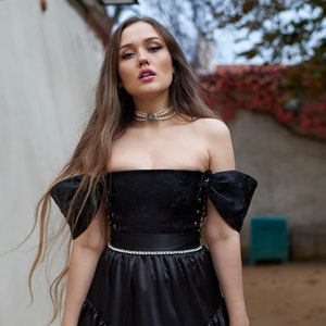 The Black Sakura Corset Top in Black Brocade - Floral Renaissance Bodice