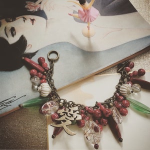Aziatische geluksbedelarmband, Aziatisch thema vintage armband, Chinees, oosters, Japans, vintage stijl handgemaakt accessoire &quot;ASIAN POP&quot;