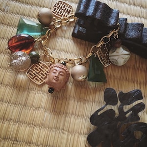 Aziatische geluksbedelarmband, Aziatisch thema vintage armband, Chinees, oosters, Japans, vintage stijl handgemaakt accessoire &quot;ASIAN POP&quot;