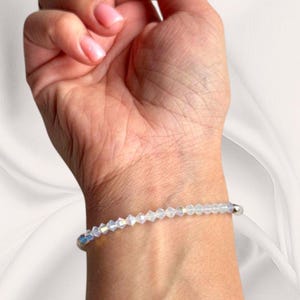 Opal Elegance - Swarovski Crystal Stretch Bracelet for Her Birthday,Swarovski Handmade jewelry,Women jewerly,Minimalist jewelry,Gift for her