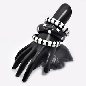 Conjunto de pulseras de resina hechas a mano: pulseras apilables, artísticas y audaces