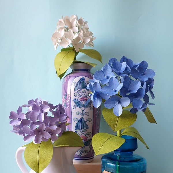 KIT UN HORTENSIA en papier népalais bleu, blanc ou violet clair à fabriquer pour la décoration intérieure loisirs créatifs collage découpage