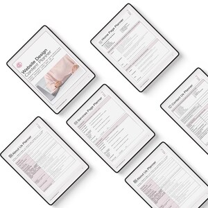 Puede incluir: Una colección de planificadores de contenido de diseño web digital. Los planificadores incluyen secciones para la página de inicio, acerca de nosotros, la página de servicios y contacto. La portada de un planificador muestra el texto "Website Design Content Planner."