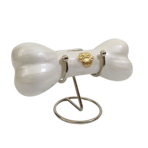 Decorative Bone Shape Aluminium pet urns Casket with Hand Engrave paw Mark for Pets Ashes with Display Stand Unique Beautiful Cremation