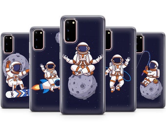 Astronaut on Moon Phone Case Cartoon Space Cover for iPhone 15 Pro