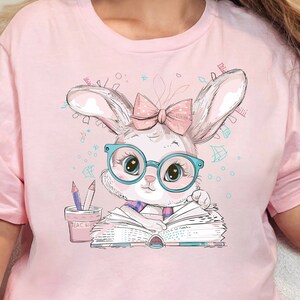 Niedliche Liebe Lesen Häschen PNG SVG, Buchliebhaber Png, druckbare Kaninchen Png, Häschen Liebe Trending Sublimation, Häschen mit Gläsern Png Sublimieren