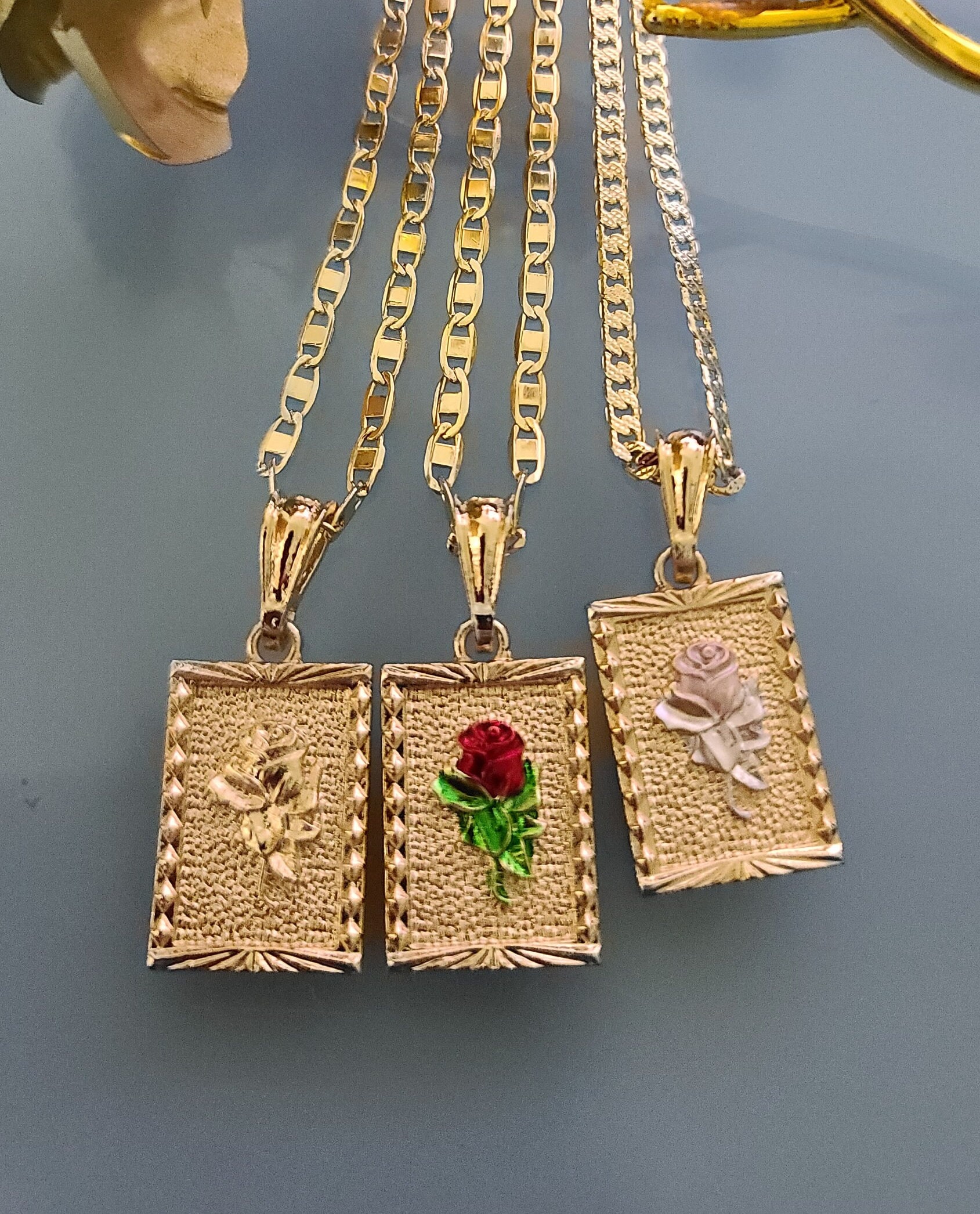 豊富なギフト Plated Gold 14k | Portrait Square | Necklace Flower Rose アクセサリー