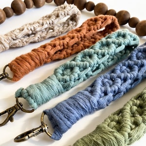 Macrame wristlet | macrame keychain | macrame lanyard | boho accessories