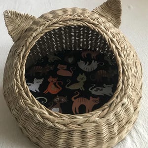 Handmade Wicker Pet Basket Cozy Bed for Cats and Dogs