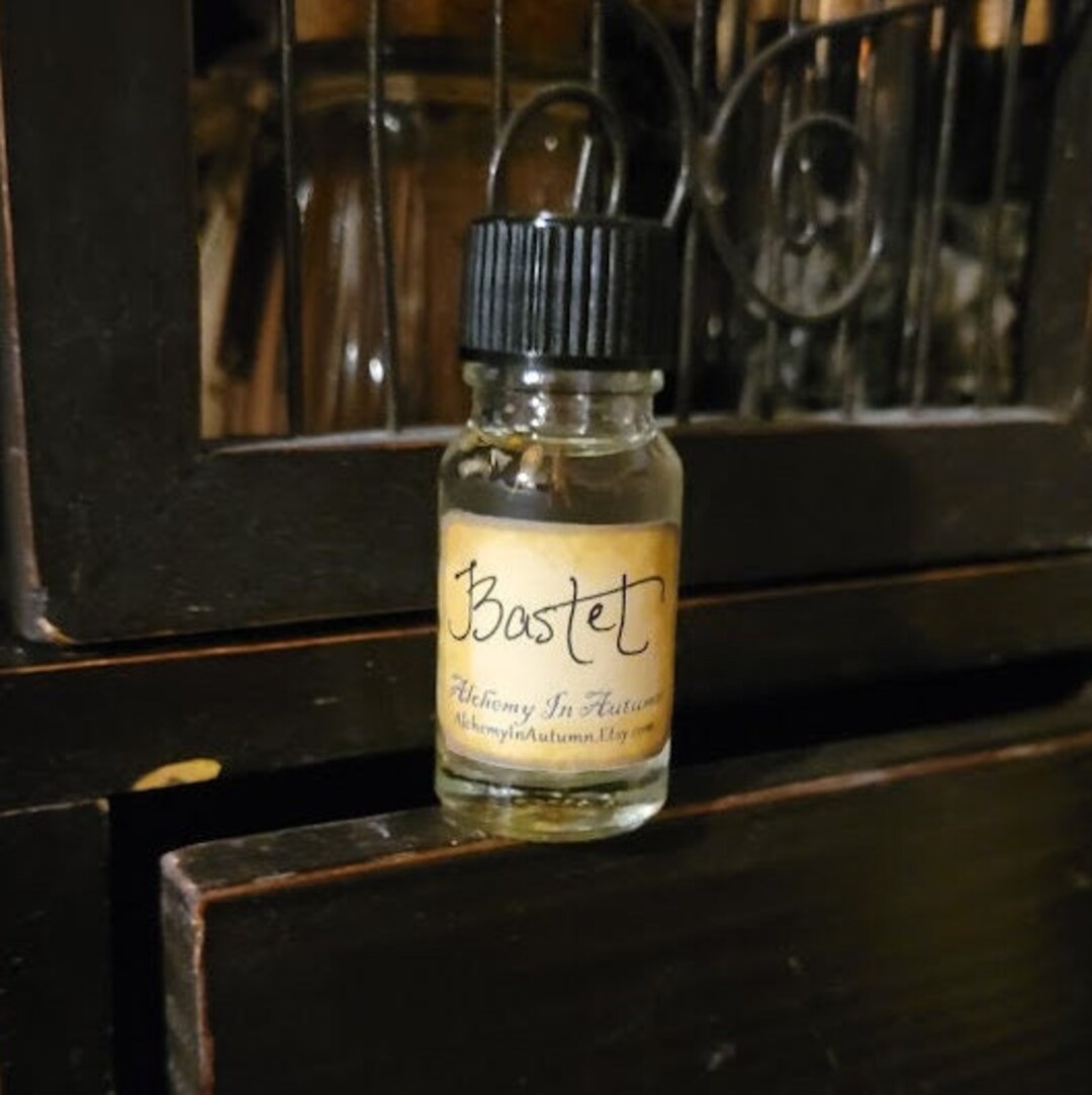 Bastet Oil / Egyptian Goddess Bast Energy / Home Protection / Invoking