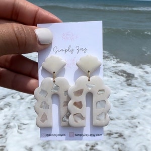 Beach Earrings| Shell Accents Earrings| Vacation Jewelry| Seashell Earrings| Beach Themed Earrings| Summertime Earrings| Vacation