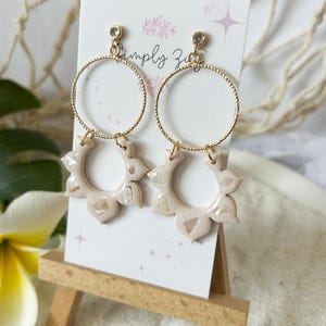 Beach Earrings| Shell Accents Earrings| Vacation Jewelry| Seashell Earrings| Beach Themed Earrings| Summertime Earrings| Vacation