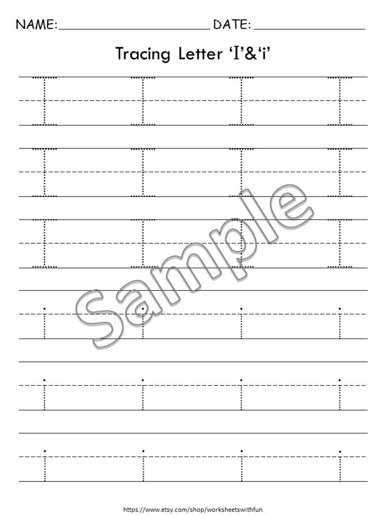 Pu&ograve; includere: Foglio di lavoro bianco con il titolo "Tracing Letter 'I'&'i'". Presenta linee tratteggiate per tracciare la lettera "i" minuscola e maiuscola. Include spazio per nome e data.