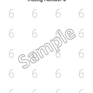 Pu&ograve; includere: Un foglio di lavoro bianco con il titolo "Tracing Number 6" e numeri sei tratteggiati per esercitarsi a tracciare. La parte superiore della pagina ha spazi per un nome e una data. Una filigrana con la scritta "Sample" attraversa il centro della pagina.