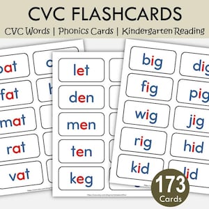 K&ouml;nnte beinhalten: CVC-Karteikarten f&uuml;r das Lesen im Kindergarten. Die Karten zeigen CVC-W&ouml;rter in einem wei&szlig;en Rechteck mit blauem Rand. Jede Karte zeigt ein Wort in fetter, blauer Schrift mit einem roten Vokal. Das Bild enth&auml;lt den Text "173 Karten".