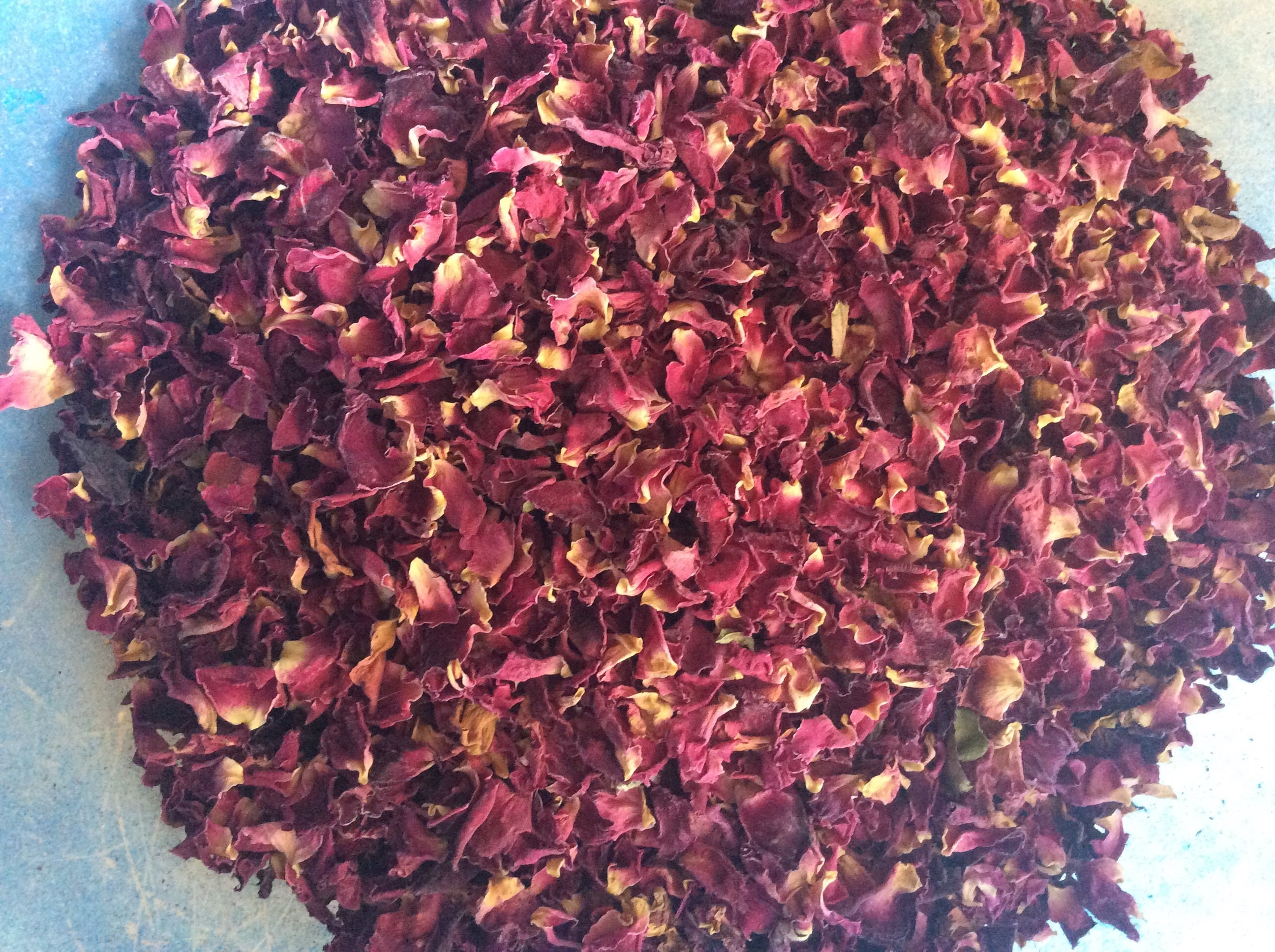 Red Organic Rose Petals, Packaging Size: 1 Kg at Rs 1000/kilogram