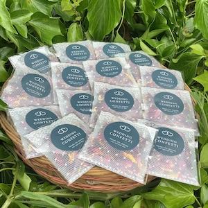 50 coriandoli di nozze blu navy getta coriandoli di nozze rosa rossa essiccata biodegradabile in sacchetti vittoriani fai da te riempimento + borsa da damigella d'onore petali di rosa