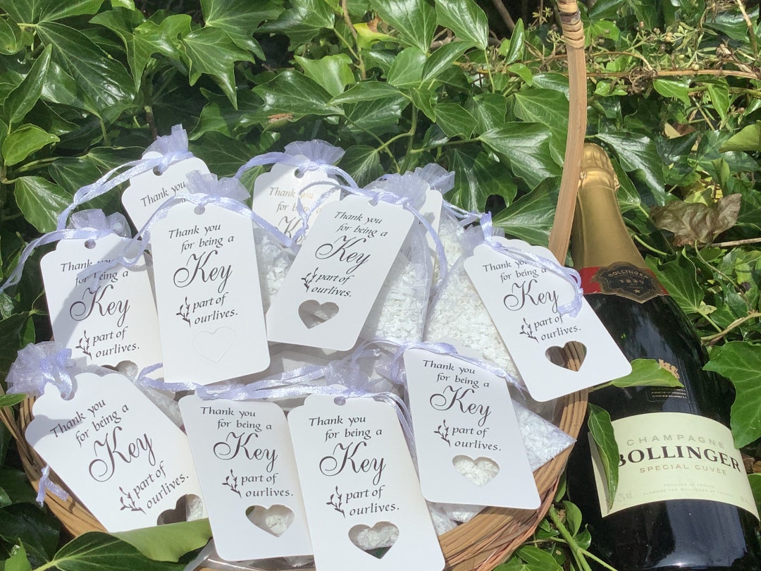 50 Empty White Organza Favour Bags + Tags “ Thankyou for Being a Key ...