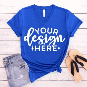 Bella Canvas 3005 True Royal V Hals Mockup, Bella Canvas 3005, Unisex Jersey Korte Mouw Tee Mockups, Lente Mockups, V-Hals T-Shirt Mockup