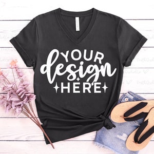 Bella Canvas 3005 Dark Grey V Neck Mockup, Bella Canvas 3005, Flat Lay, Stylizowany Mockup, Letni Mockup, Ciemnoszary T-shirt z dekoltem w serek, Mockup T-shirtu