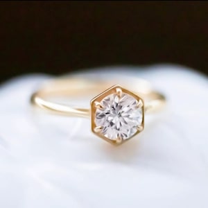 2.5 CT Round Cut Moissanite Diamond Ring 14K Yellow Gold Anniversary Ring Wedding Ring For Woman Anniversary Gift Promise Gift Ring For Her