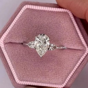 Three Stone Moissanite Engagement Ring 14K Solid Gold Anniversary Ring Anniversary Gift Ring For Her Pear Cut Diamond Ring Promise Ring