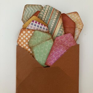 Mini vintage enveloppen: kleine vierkante enveloppen voor junkjournaling.