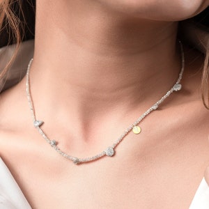 Collar de gargantilla con inicial personalizada en oro macizo de 14 quilates con cuentas de diamantes blancos brillantes: un regalo atento para mujeres y niños