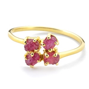 14K Solid Gold Roh Rubin Verlobungsring, Birthstone Ringe für Sie, Juli Birthstone Hochzeitsband Verlobungsring, Rubin Cluster Ring für Frauen