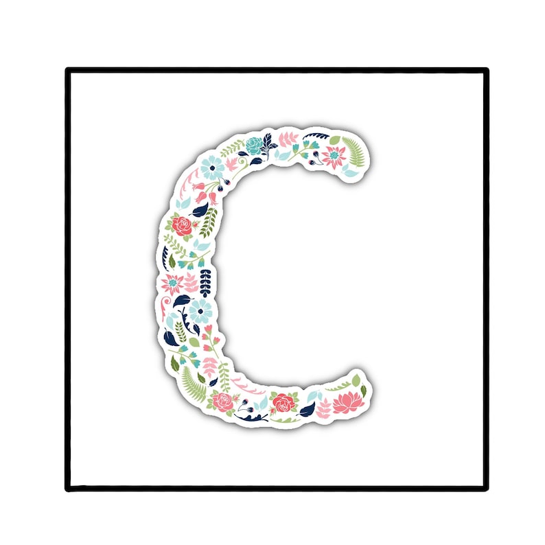 Pu&ograve; includere: Uno sfondo bianco con un bordo quadrato nero. All'interno del quadrato c'&egrave; una lettera C fatta di fiori rosa, blu e verdi.