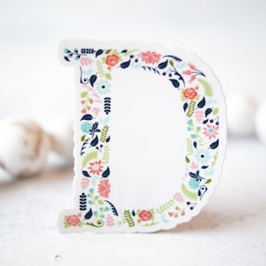 Adesivo de vinil floral com letra "D", presente para melhor amiga, adesivos de monograma, adesivo de letra floral, oferta para caderno, rótulo de garrafa d'água, decalque inicial