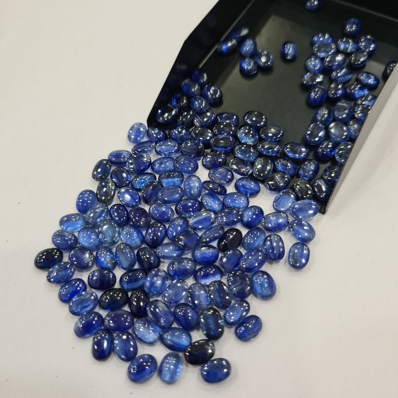 kyanite 700