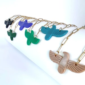 Eagle bird totem necklace in colored acrylic mounted on a stainless steel chain, bird necklace image 2