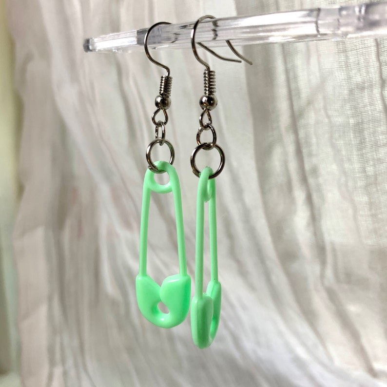 baby safety pin earnings