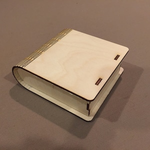 4 Inch (Inside) Living Hinge Box - SVG File