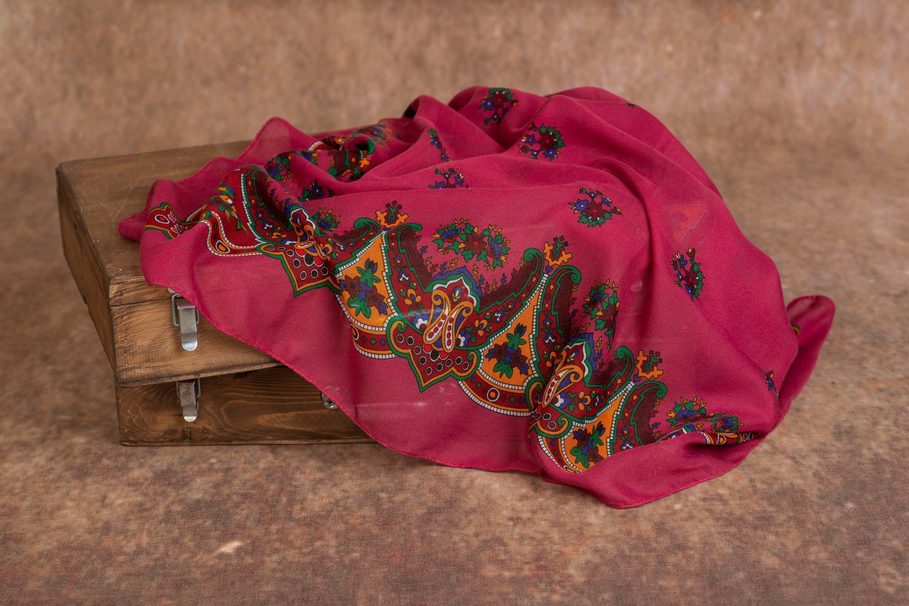 Kurdish Floral Scarf,unisex Shawls, Fashion Scarf,boho Folk Styie, Red  Scarves, Ethnic Scarf, Kurdish Scarf, Scarves -  Canada