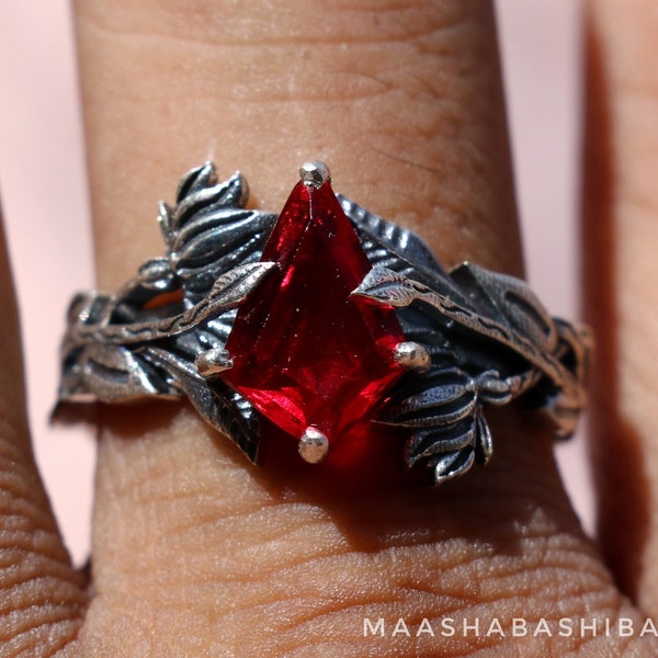 Bague feuilles de fiançailles grenat rouge coupe cerf-volant, bague brindille, bague branche en argent, bague inspirée de la nature faite main, bague promesse délicate, cadeau pour elle