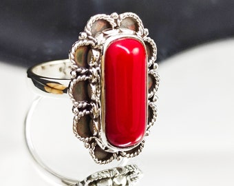 Anillo de plata de ley con coral rojo - Joyería de piedras preciosas hecha a mano